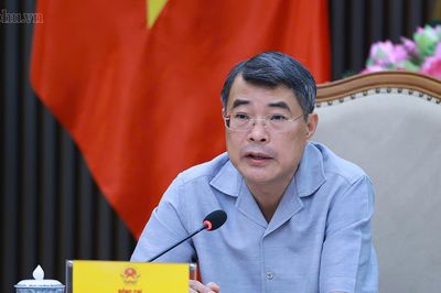 Thủ tướng yêu cầu gỡ vướng mắc 12 dự án giao thông chậm tiến độ