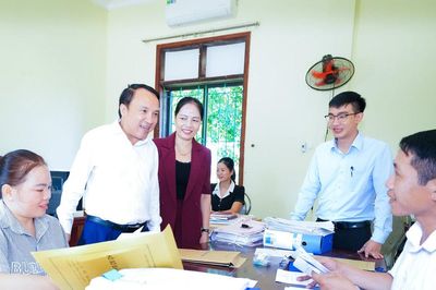 Phó Chủ tịch Thường trực HĐND tỉnh giám sát việc vận hành chính quyền địa phương 2 cấp tại xã Mường Ham