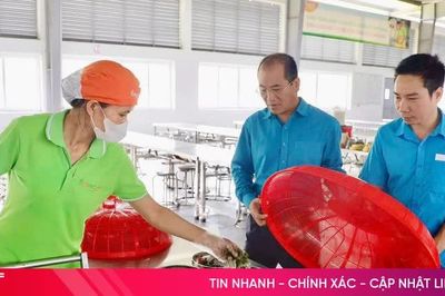 Chất lượng bữa ăn ca góp phần giữ chân người lao động