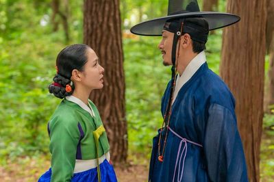 Phim 19+ của Son Ye Jin và Ji Chang Wook gây nhiều tranh cãi