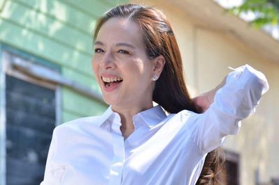Madam Pang chính thức bổ sung Peter Taylor của Anh để đấu tuyển Việt Nam