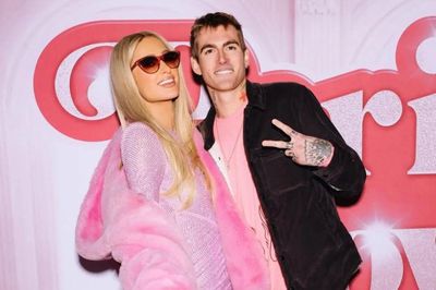 Paris Hilton đau lòng tiễn biệt Presley Gerber