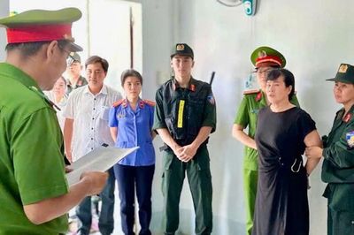 Bị bắt vì đăng bài trên Facebook xúc phạm cơ quan, tổ chức