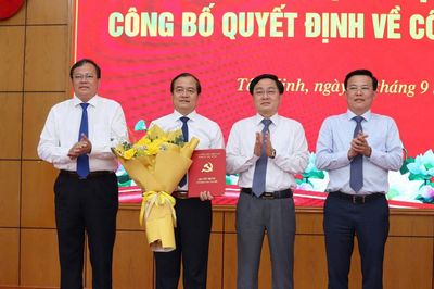 Tây Ninh công bố quyết định về công tác nhân sự
