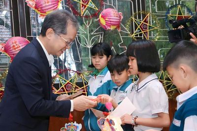 Bí thư Trung ương Đảng, Chánh án TANDTC thăm, tặng quà thiếu nhi Làng trẻ em SOS Đà Lạt