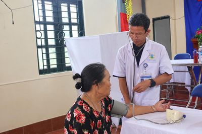 Chung tay chăm sóc người cao tuổi