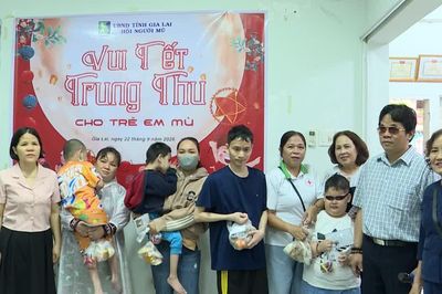 Gia Lai: Tặng quà Trung thu cho 110 trẻ em mù