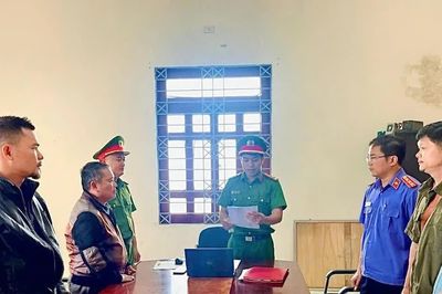 Gia Lai: Khởi tố đối tượng bịa đặt có “bàn ủi con gà bằng đồng lạnh” để lừa đảo