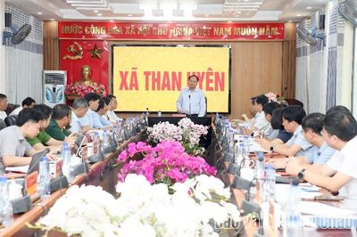 Ban Thường vụ Tỉnh uỷ làm việc tại xã Than Uyên