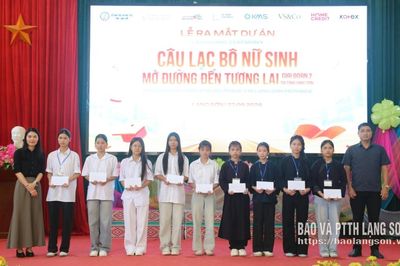 Ra mắt Câu lạc bộ Nữ sinh “Mở đường đến tương lai” giai đoạn 2