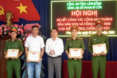 Phan Rí Cửa tăng cường sự lãnh đạo của Đảng, từng bước xây dựng địa bàn không ma túy
