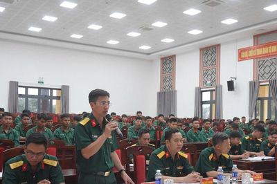Đối thoại dân chủ, phát huy trách nhiệm của cán bộ, chiến sĩ