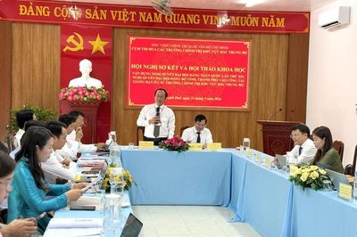 Đưa Nghị quyết của Đảng vào giảng dạy lý luận chính trị
