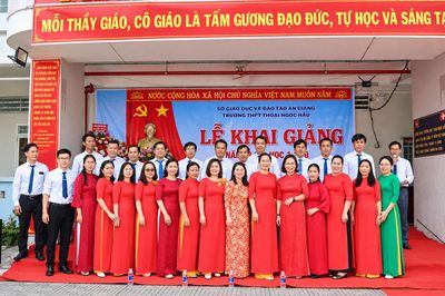 Trường THPT Thoại Ngọc Hầu: Lấy học sinh làm trung tâm, xây dựng môi trường giáo dục toàn diện và hạnh phúc