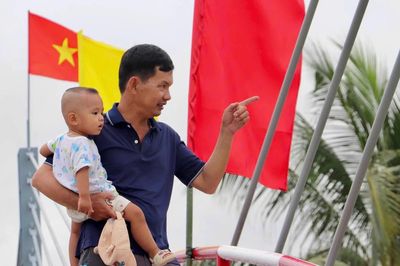 Người dân cù lao phấn khởi chờ giây phút khánh thành cầu Kinh Ngay