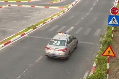 Đưa tình huống khoảng cách an toàn trên cao tốc vào đào tạo lái xe