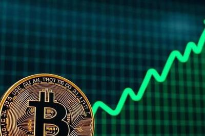 Giải mã lực đẩy đưa Bitcoin vượt 83.000 USD bất chấp hàng loạt rủi ro vĩ mô