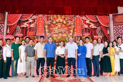 Bí thư Tỉnh uỷ Nguyễn Hồ Hải dâng hương tưởng niệm Nhạc sĩ Cao Văn Lầu