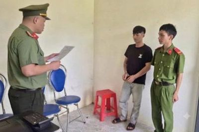 Bắt giam đối tượng tàng trữ trái phép vũ khí quân dụng