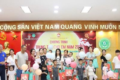 Hội Doanh nghiệp Gia Lâm chung tay chăm lo Tết Trung thu cho bệnh nhi