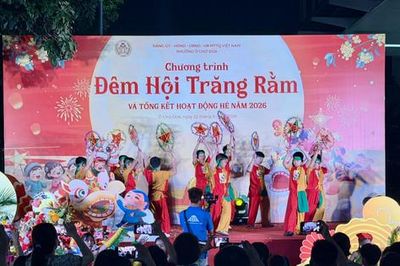 Phường Ô Chợ Dừa tổ chức Đêm hội trăng rằm vui tươi, ý nghĩa
