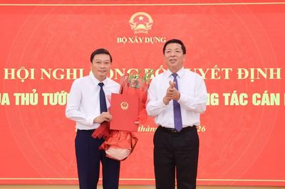 Trao quyết định bổ nhiệm tân Thứ trưởng Bộ Xây dựng