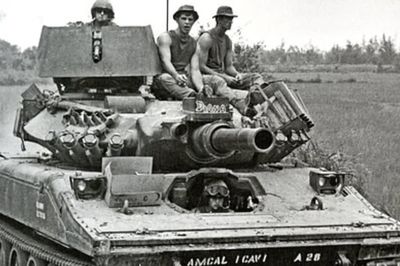 Xe tăng hạng nhẹ M551 Sheridan đối phó địa hình rừng nhiệt đới ra sao?