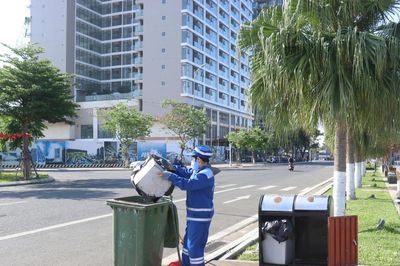 Nghịch lý khó tuyển công nhân vệ sinh môi trường