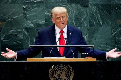 Ông Trump muốn đổi tên AI thành SI 'siêu trí tuệ'
