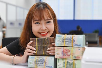 Người dân để 1,22 triệu tỷ đồng nhàn rỗi trong tài khoản ngân hàng
