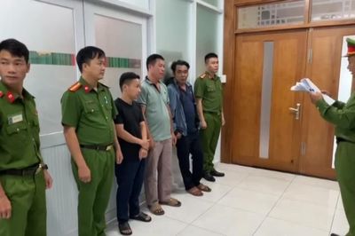 [Video] Sản xuất, buôn bán hơn 505 tấn gas giả, khởi tố 10 bị can