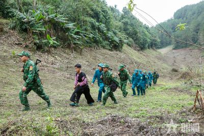 Chung tay bảo vệ đường biên, cột mốc