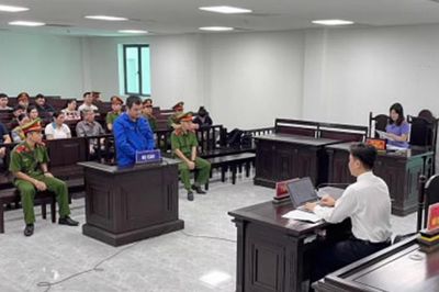 Vì đất mất tình thân!