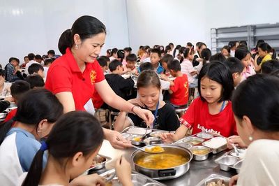 Tuyên Quang xử lý nghiêm việc thiếu trách nhiệm, 'cắt xén' bữa ăn học sinh