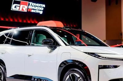 Toyota tham gia cuộc đua xe điện tầm xa với giải pháp riêng
