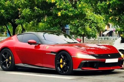 Cận cảnh Ferrari 12Cilindri độc nhất Việt Nam lăn bánh ở TPHCM