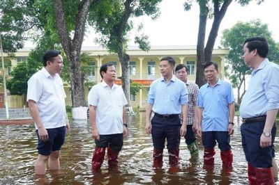 Phó Bí thư Thanh Hóa chỉ đạo xử lý việc trường ngập, gần 2.000 học sinh phải nghỉ học