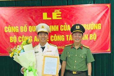 Công bố quyết định của Bộ trưởng Công an về công tác cán bộ