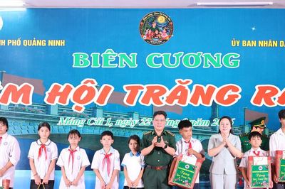 Lung linh đêm hội trăng rằm nơi địa đầu Tổ quốc