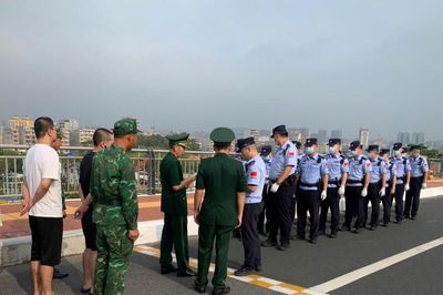 Trao trả 8 công dân Trung Quốc vi phạm quy định xuất nhập cảnh
