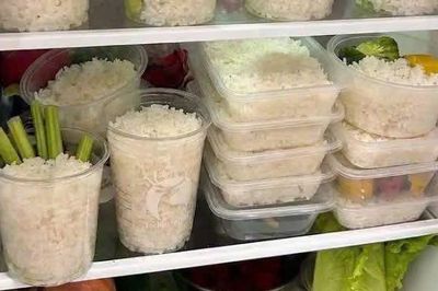 Nấu một lần ăn cả tuần: Bác sĩ cảnh báo tủ lạnh không là chiếc hộp an toàn