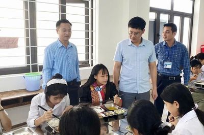 Quảng Ninh chi hơn 188 tỷ đồng hỗ trợ bữa trưa cho học sinh vùng khó