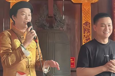 Hoài Lâm đưa bạn gái đến đền thờ Tổ trăm tỷ, cùng Hoài Linh song ca ngọt lịm