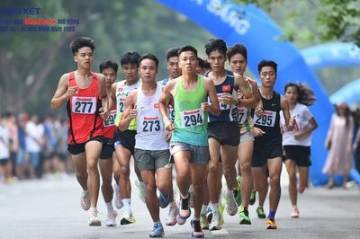 Hơn 3.000 VĐV dự giải chạy xung quanh hồ Hoàn Kiếm