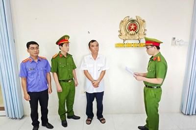 Phê chuẩn khởi tố, bắt tạm giam bị can về tội 'Giả mạo trong công tác'