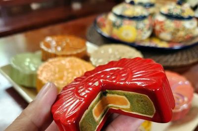 Độc đáo bánh Trung thu, lồng đèn làm từ gốm