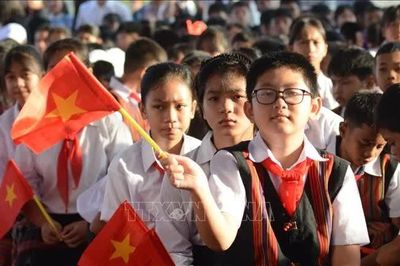 Thí điểm dạy tiếng Lào ở các xã biên giới
