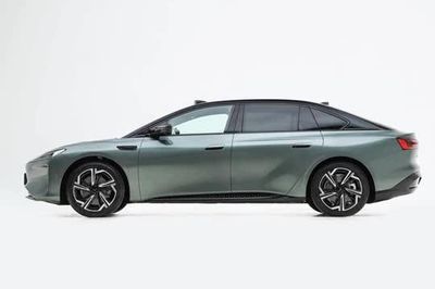 Xe sedan hạng E công suất 721 mã lực, giá gần 740 triệu đồng
