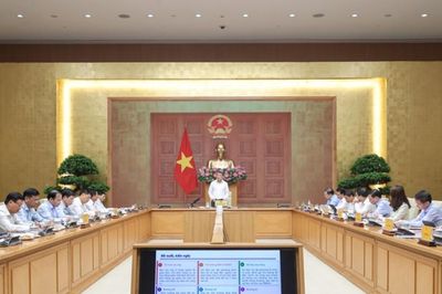 Thủ tướng yêu cầu điều chuyển vốn, gỡ nút thắt vật liệu cho dự án giao thông trọng điểm