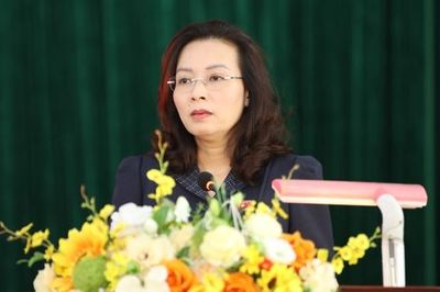 Phó Bí thư Thường trực Thành ủy, Trưởng Đoàn Đại biểu Quốc hội thành phố Nguyễn Thị Hương tiếp xúc cử tri xã Ngọc Thiện